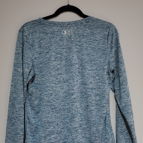Loose Fit Under Armour Long Sleeve - Picture 4 of 4